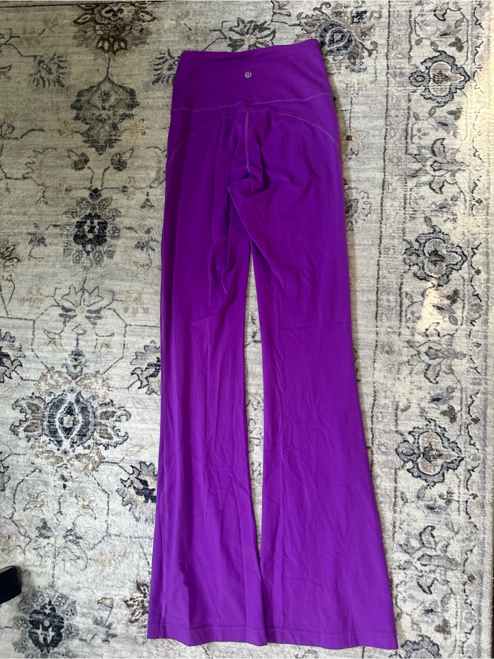 Lululemon Groove Leggings
Moonlit Magenta Size 4 - Picture 6 of 7